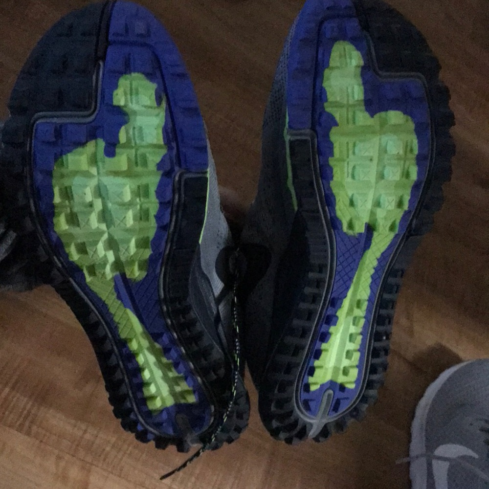 Sneakers - Picture 3 of 5